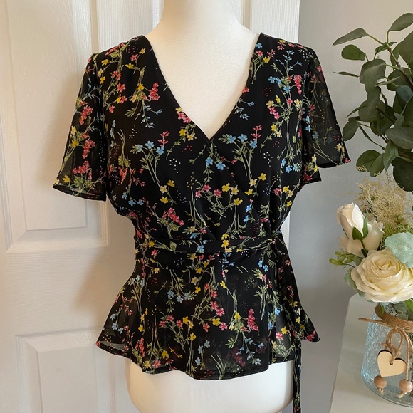 Mi Ami Tops - Mi Ami Short Sleeve Floral Wrap Blouse